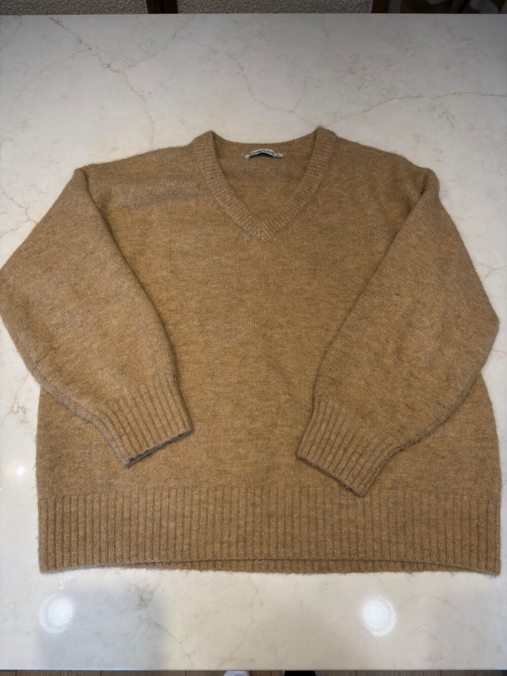 Abercrombie & Fitch Men’s Oversized V-Neck Sweater Small